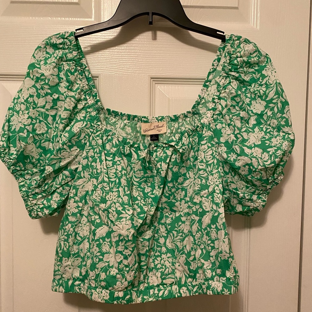 Womens top , green , worn once , summery